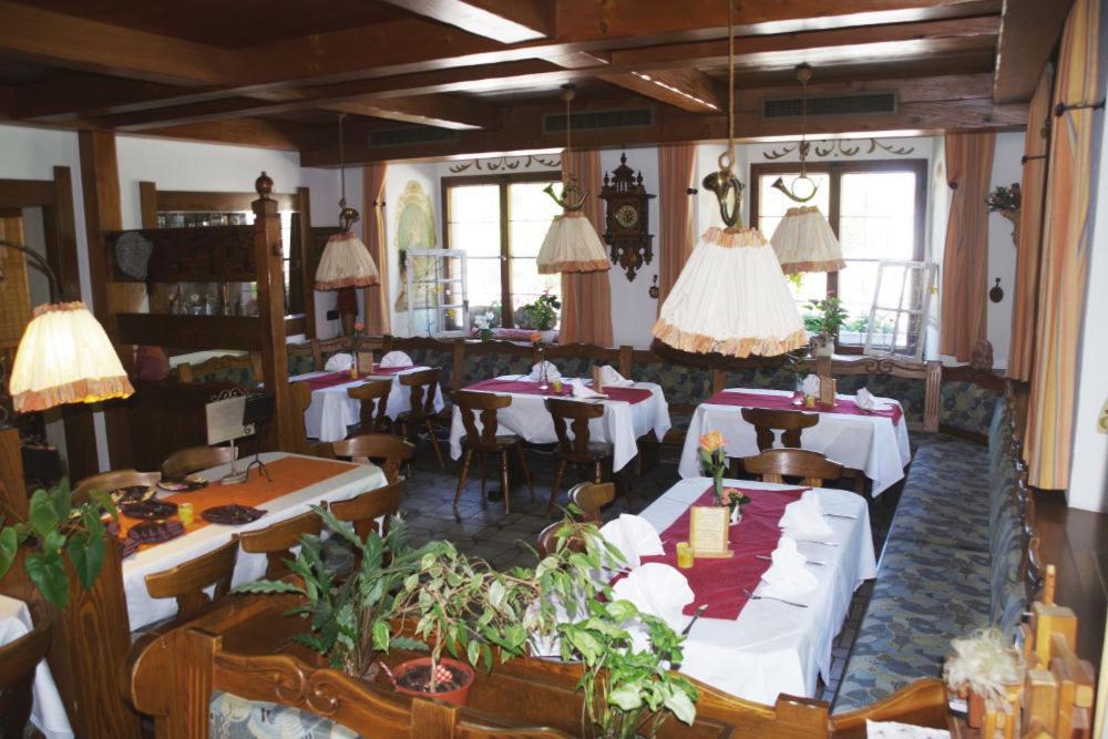 Hotel Gasthof Zur Post Wolfegg Exterior foto