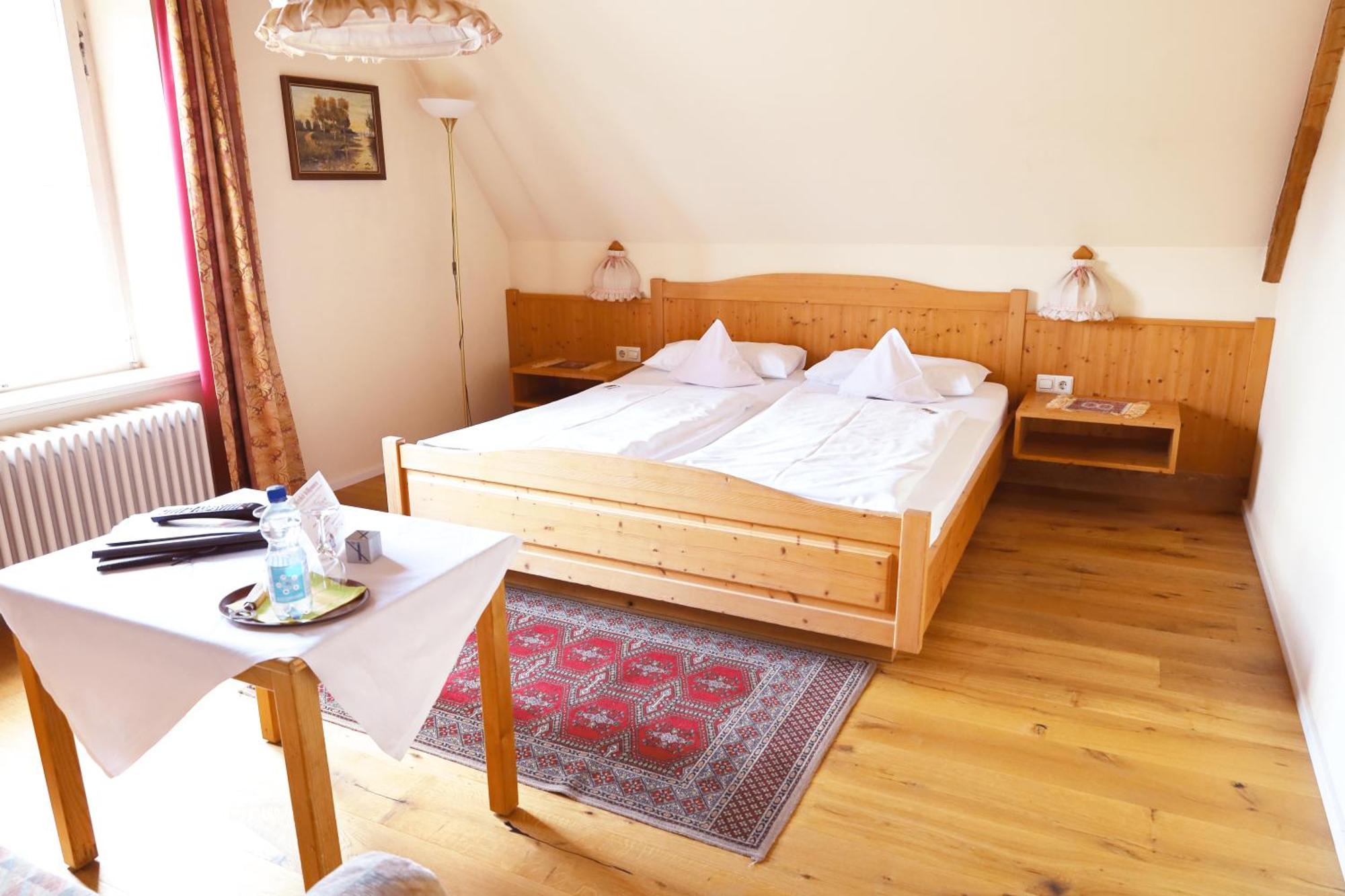 Hotel Gasthof Zur Post Wolfegg Exterior foto