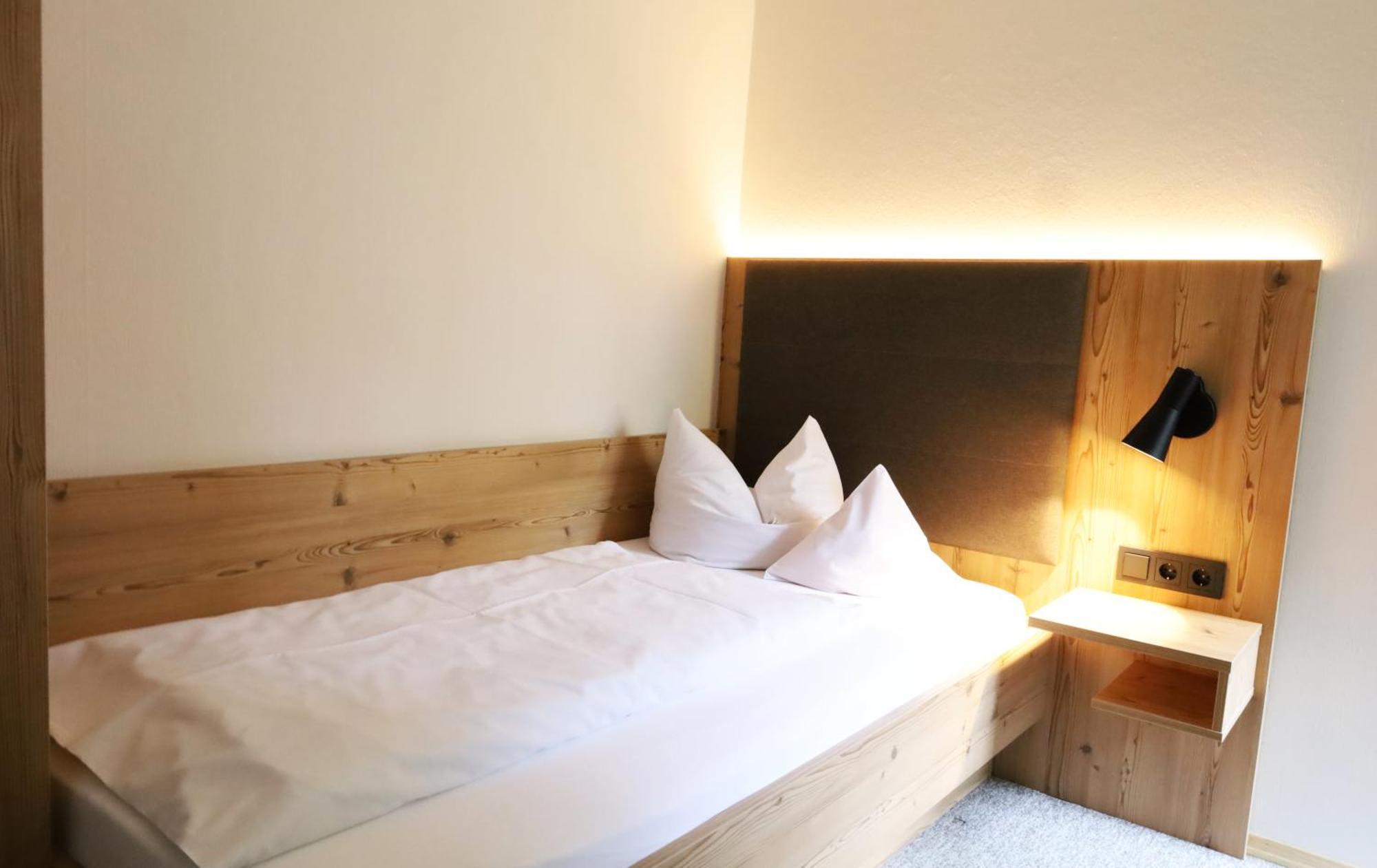 Hotel Gasthof Zur Post Wolfegg Exterior foto