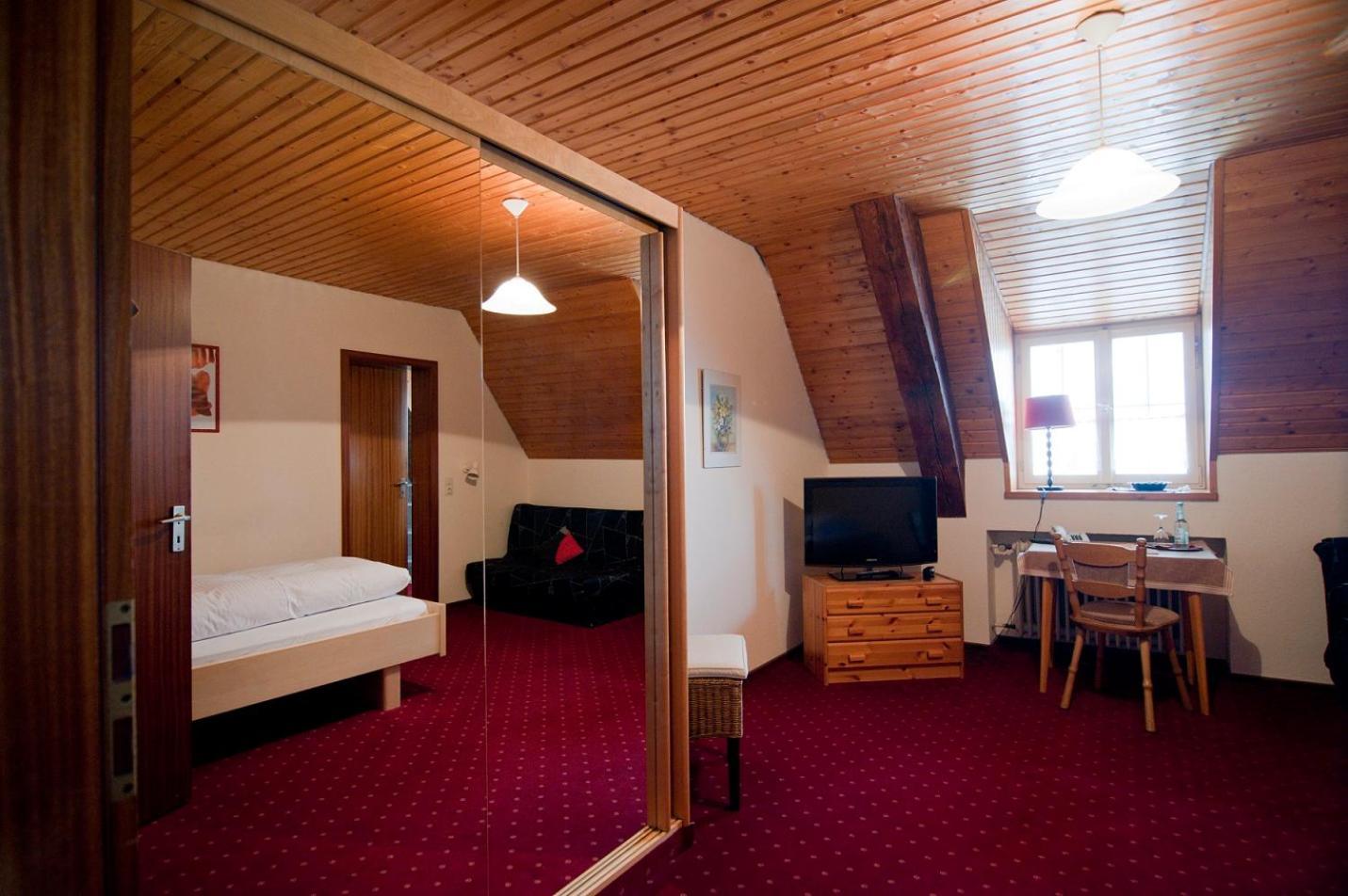 Hotel Gasthof Zur Post Wolfegg Exterior foto