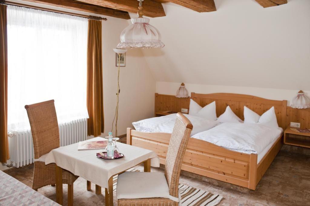 Hotel Gasthof Zur Post Wolfegg Exterior foto