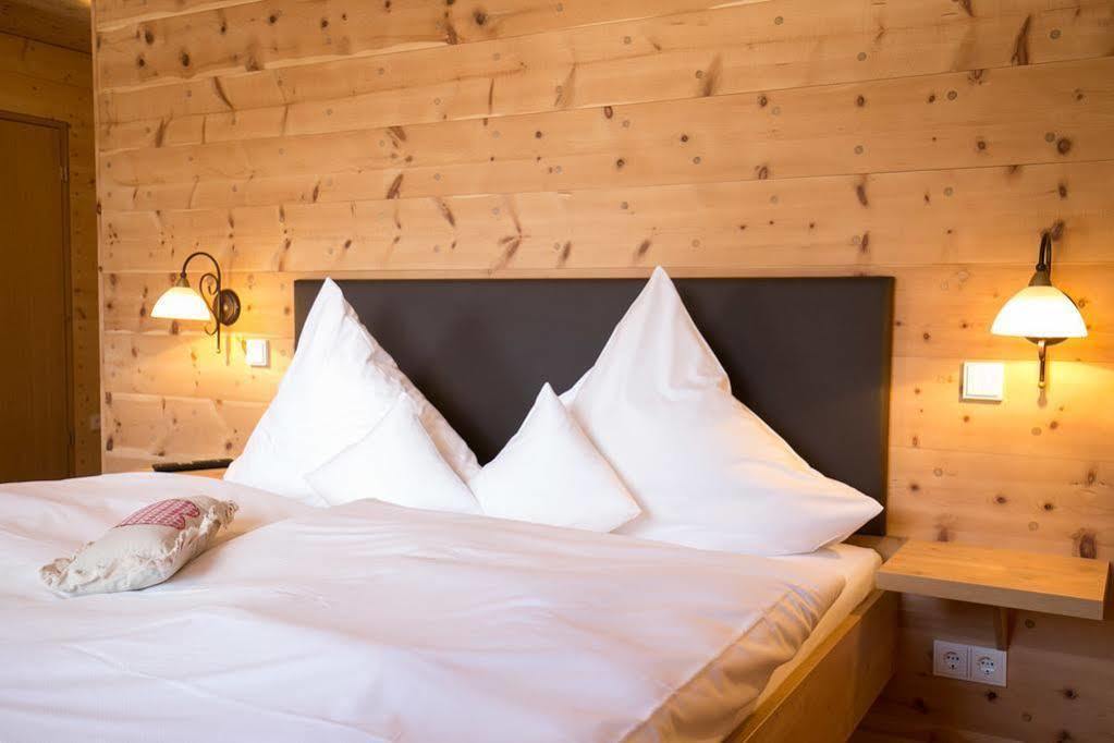 Hotel Gasthof Zur Post Wolfegg Exterior foto